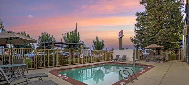 双景贝斯特韦斯特优质套房酒店(Best Western Plus Twin View Inn  Suites)图片