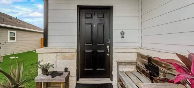 NEW! Texy-Mexy Bungalow: Spacious 3-Bedroom House w/ Full Access & Pets Welcome!图片