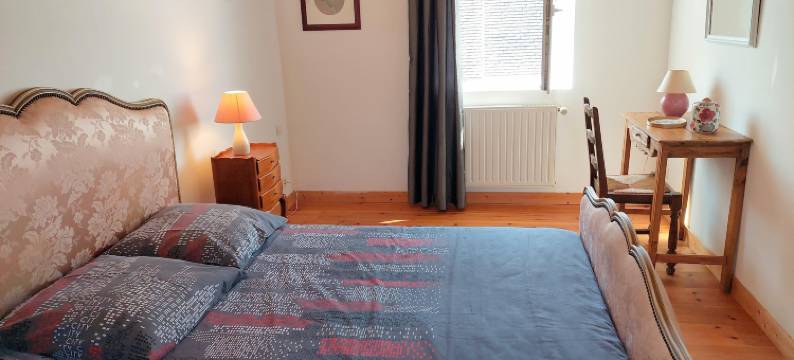 Stone House near Penze River and Morlaix Bay图片