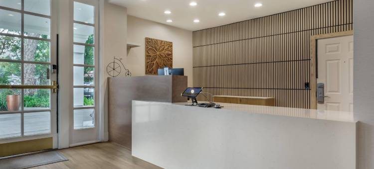 大学公园旅馆套房酒店(University Park Inn & Suites)图片