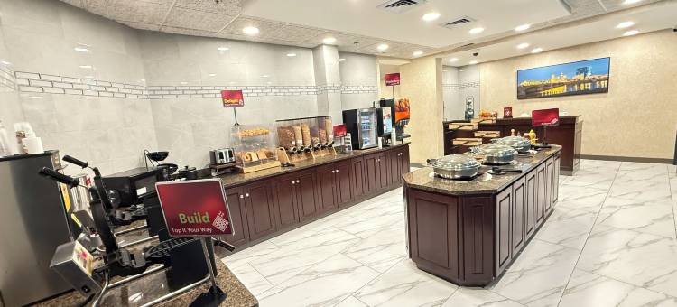 印第安纳波利斯北金字塔贝斯特韦斯特优质酒店(Best Western Plus Indianapolis North at Pyramids)图片