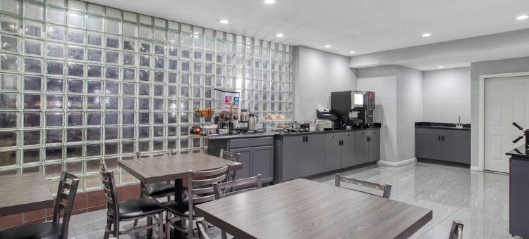 速8斯普林/伍德兰市酒店by Wyndham(Super 8 by Wyndham Spring / the Woodlands)图片