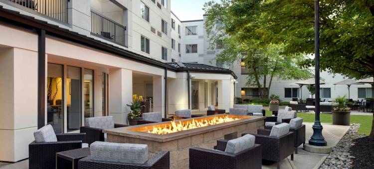 爱迪生伍德布里奇万怡酒店(Courtyard Edison Woodbridge)图片