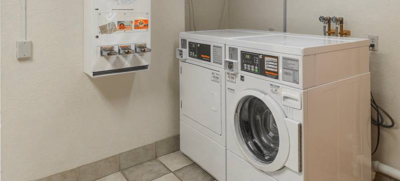 红屋顶酒店圣乔治UT-会议中心(Red Roof Inn St George, UT - Convention Center)图片