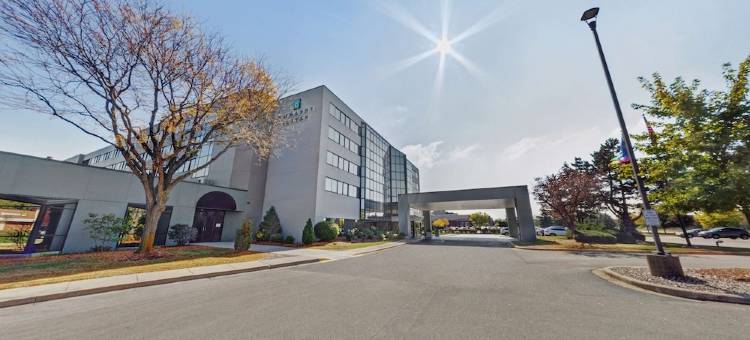 布鲁克菲尔德密尔沃基希尔顿安泊酒店(Embassy Suites by Hilton Milwaukee Brookfield)图片