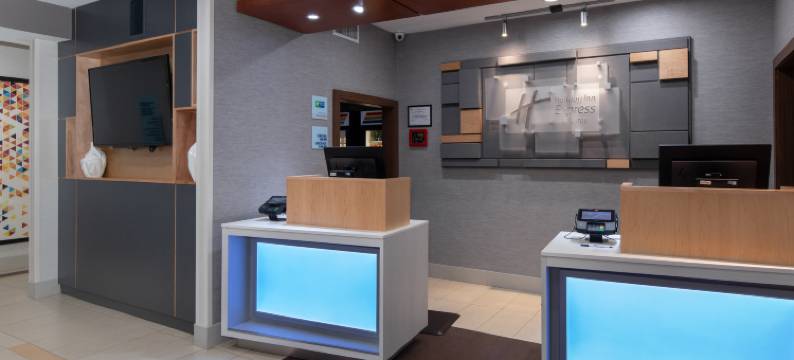 阿林顿20号州际公路公园广场智选假日酒店(Holiday Inn Express & Suites ARLINGTON (I-20-PARKS MALL) by IHG)图片