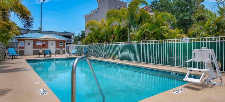 墨尔本棕榈湾温德姆拉昆塔套房酒店(Comfort Inn & Suites Melbourne-Viera)图片