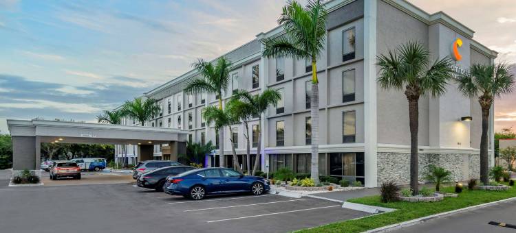 舒适酒店及套房-圣彼得堡-克利尔沃特国际机场(Comfort Inn & Suites St Pete - Clearwater International Airport)图片