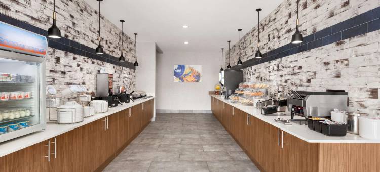 不伦瑞克金岛拉昆塔温德姆套房酒店(La Quinta Inn & Suites by Wyndham Brunswick/Golden Isles)图片