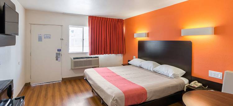 埃尔帕索机场布利斯堡6号汽车旅馆(Motel 6 El Paso, TX - Airport - Fort Bliss)图片