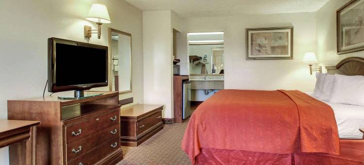品质酒店及套房克林顿 - 杰克逊西(Quality Inn & Suites Clinton - Jackson West)图片