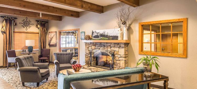 亨德森维尔平岩凯艺酒店(Quality Inn & Suites Hendersonville - Flat Rock)图片