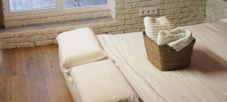 公寓(Tiny Apartment on the Roof Touching Gibraltar)图片