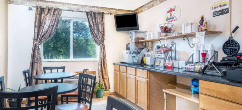 菲利普斯速8酒店(Super 8 by Wyndham Phillips)图片