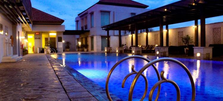 谏义里太阳大酒店(Grand Surya Hotel Kediri)图片