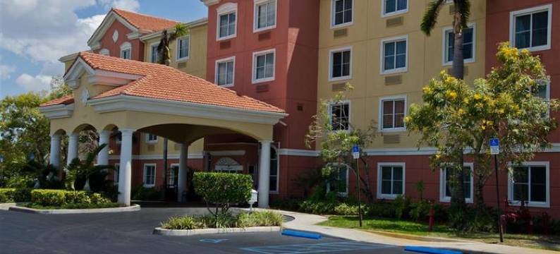 迈阿密机场西贝斯特韦斯特优质套房酒店(Best Western Plus Miami-Doral/Dolphin Mall)图片