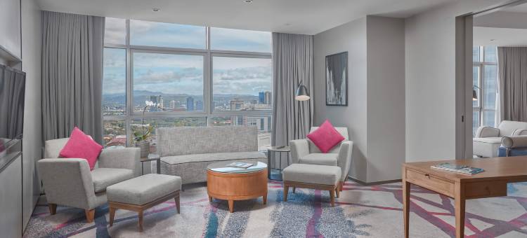 马尼拉广场皇冠假日酒店(Crowne Plaza Manila Galleria)图片