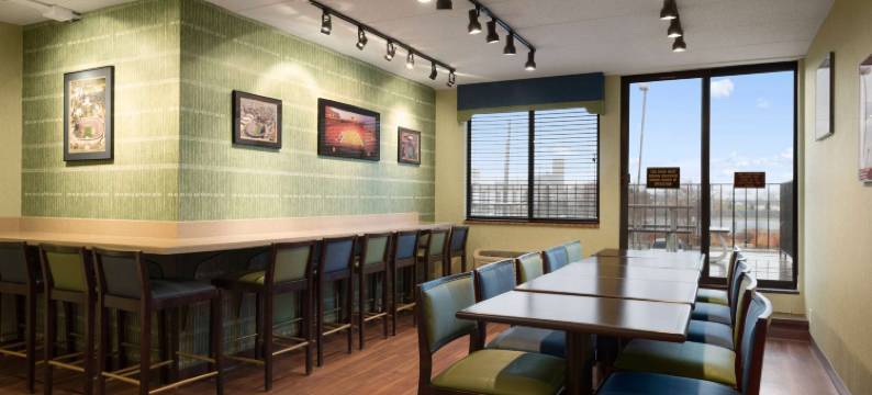 大学大道东南戴斯酒店(Days Hotel by Wyndham University Ave SE)图片