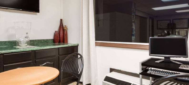 格林斯伯勒速8酒店(Super 8 by Wyndham Greensboro)图片