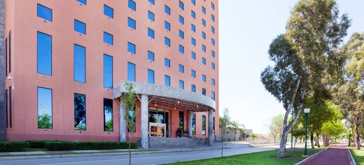 新拉莱多贝斯特韦斯特优质套房酒店(Best Western Plus Nuevo Laredo Inn  Suites)图片