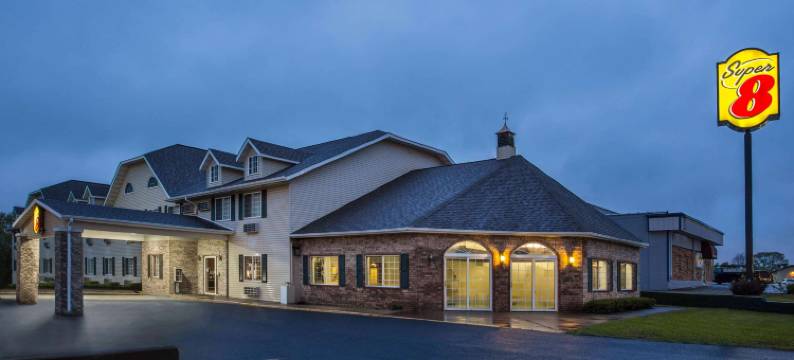 瑞德堡速8酒店(Super 8 by Wyndham Reedsburg)图片