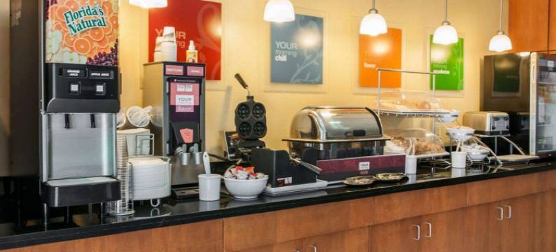 舒适套房酒店-绍斯波特(Comfort Suites Southport)图片