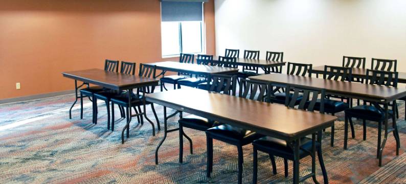 舒适酒店及套房西北密尔沃基(Comfort Inn & Suites NW Milwaukee)图片