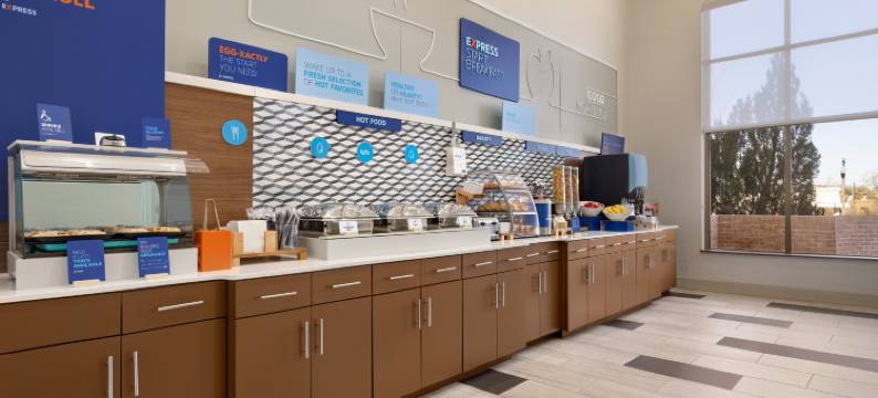 智选假日套房酒店欧佩莱卡赤褐色(Holiday Inn Express & Suites OPELIKA AUBURN by IHG)图片