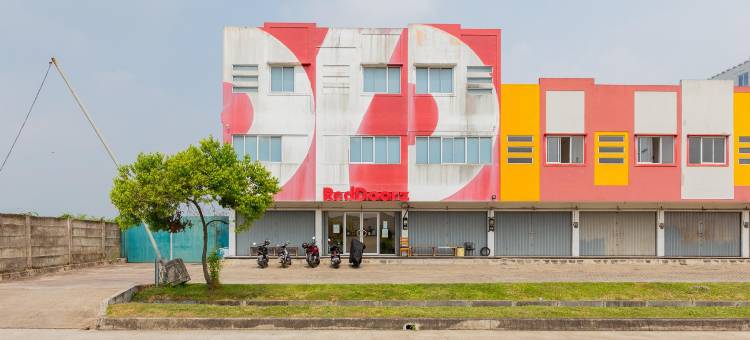 红多兹@芝卡朗艾欧蒂姆公寓(RedDoorz @  Iodium Residence Cikarang)图片