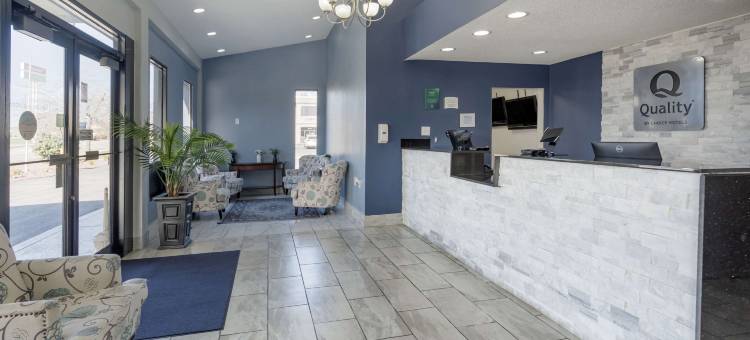 布卢明顿大学区凯艺套房酒店(Quality Inn & Suites Bloomington University Area)图片