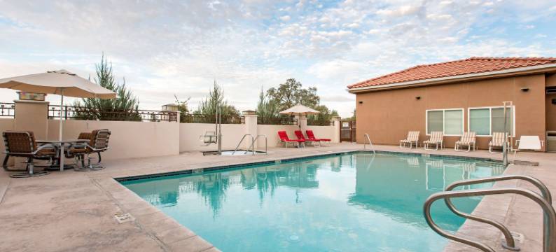 橡树酒店及套房(The Oaks Hotel & Suites)图片