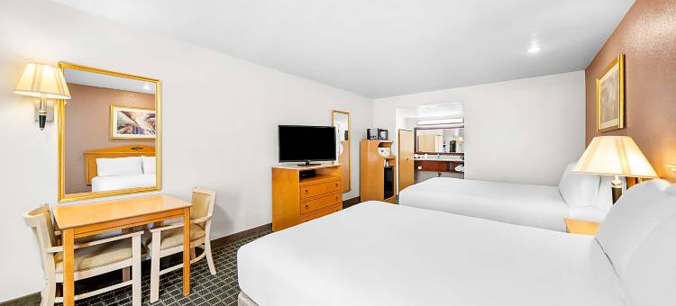 圣何塞中心城贝斯特韦斯特苏尔住宿普拉斯酒店(SureStayPlus Hotel by Best Western San Jose Central City)图片