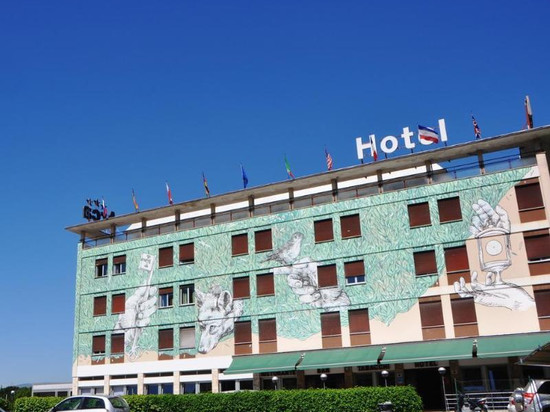 原创城市-斯波莱托阿卡街艺术酒店