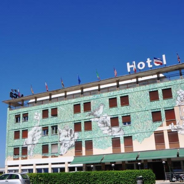 原创城市-斯波莱托阿卡街艺术酒店(LH Hotel Arca Street Art)图片