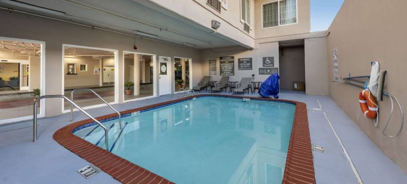 好莱坞伯班克近环球舒适套房酒店(Comfort Inn & Suites Near Universal - N Hollywood - Burbank)图片