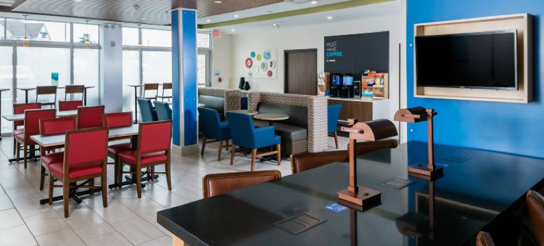 梅德福智选假日套房(Holiday Inn Express & Suites MEDFORD by IHG)图片