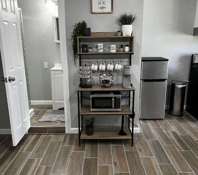 Charming Studio centrally located between Downtown LA & Disneyland Hotel Overview