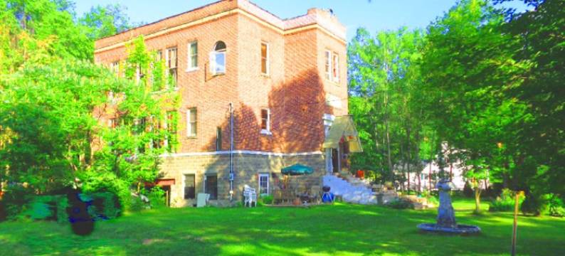 Large Brick School House with Music Studio Close to Delaware River图片