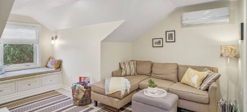 Adorable attic cottage in the heart of Oregon Wine Country.图片