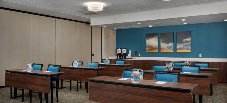 布尔利希尔顿欢朋酒店(Hampton Inn by Hilton Burley)图片