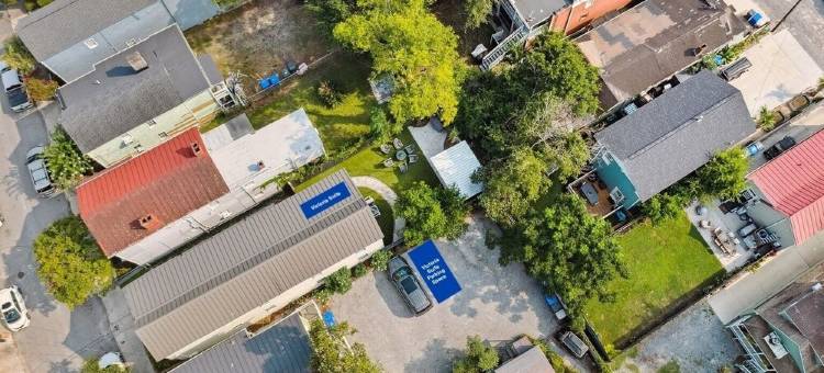 查尔斯顿套房：维多利亚套房 - 3卧/2卫 宽敞的户外空间(The Charleston Suites: the Victoria Suite - 3Bd/2ba Ample Outdoor Space)图片
