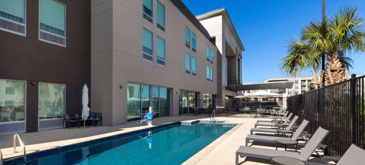 拉昆塔温德姆酒店套房- 圣安东尼奥在The Rim(La Quinta Inn & Suites by Wyndham San Antonio at the RIM)图片