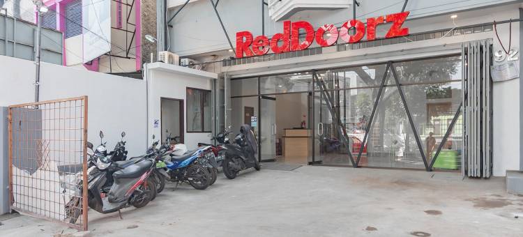 RedDoorz Plus @ Karapitan Street图片