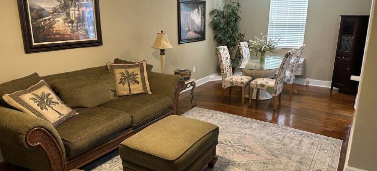 贝克：步行可至路易斯安那州立大学两卧室联排住宅(The Baker:  2-bedroom townhome. Walk to LSU)图片