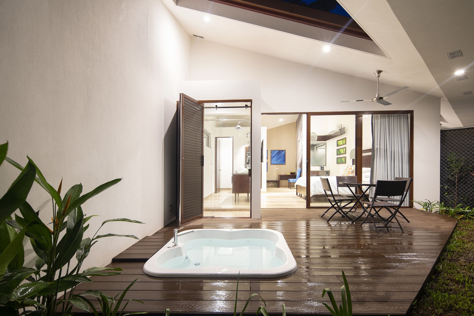 Pumilio Mountain & Ocean HotelOver view