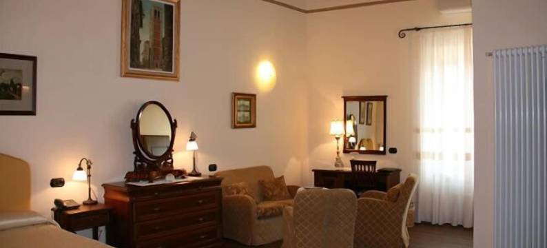 装修的刺猬(Meublé il Riccio)图片