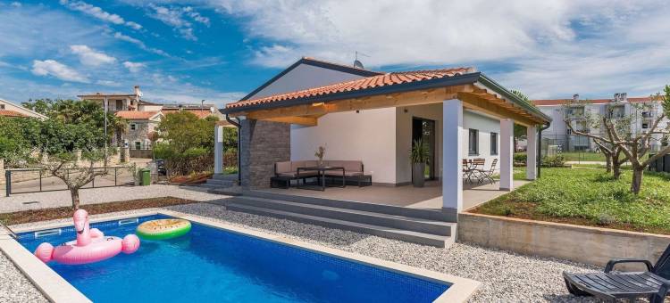 诺维格勒的别墅，带私人泳池和海滩(Villa in Novigrad with Private Pool and Beach)图片