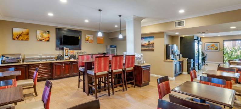 亨廷顿海滩舒适套房酒店(Comfort Inn & Suites Huntington Beach)图片