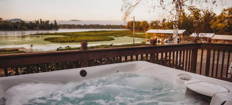 河边(Rivers Edge)图片