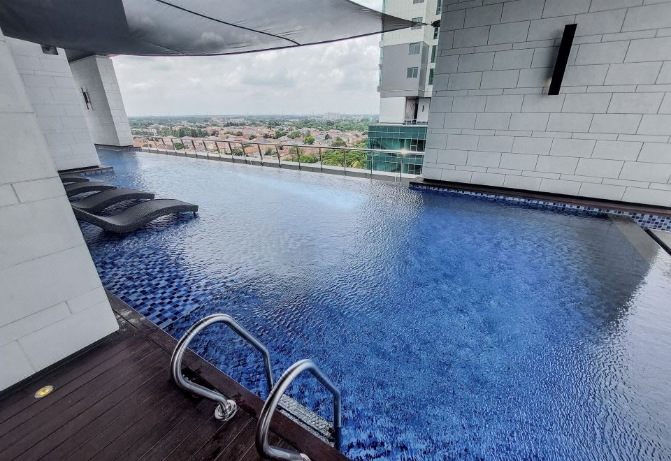 Spacious and Homey 3Br at Hillcrest House Apartment Hotel Overview